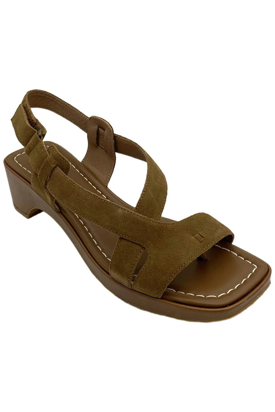 Donald Pliner Women's Romin Sandals Saddle Suede - Medium